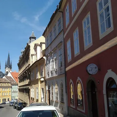 Skromný V Centru Chebu Apartamento