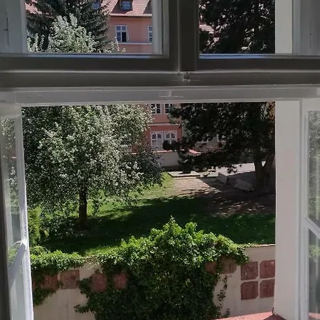 Skromný V Centru Chebu *
