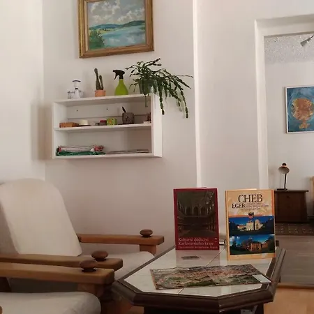 Skromný V Centru Chebu Cheb